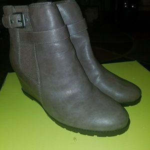 Wedge ankle boots